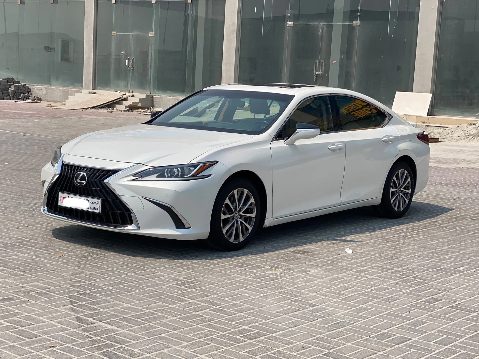 Lexus ES-300h 2023 (White)