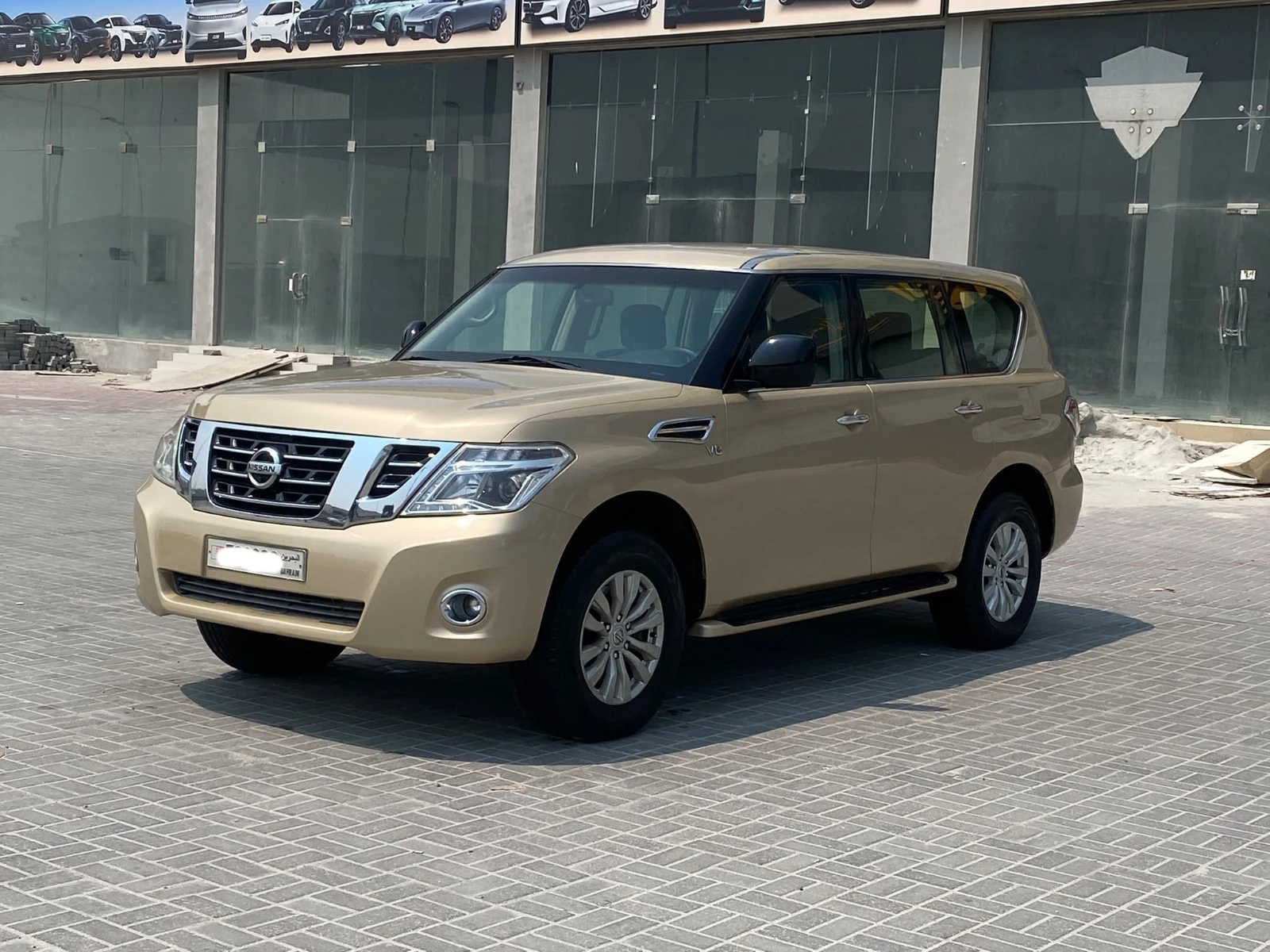 Nissan Patrol XE 2015 (Beige)