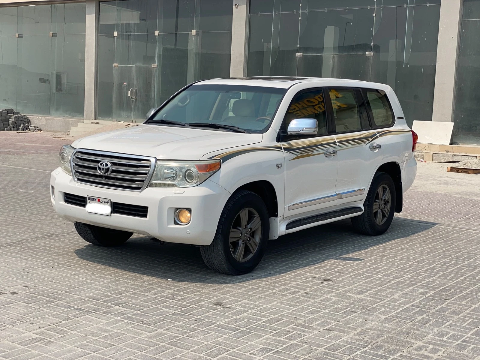 Toyota Land Cruiser VX-R 2014 (White)