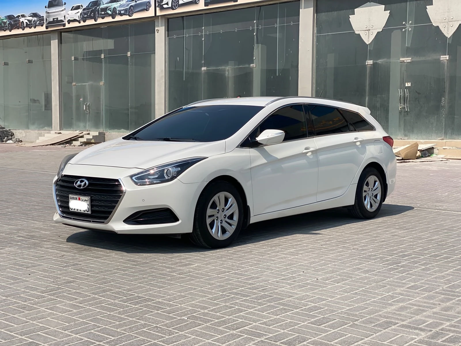 Hyundai i-40 / 2018 (White)