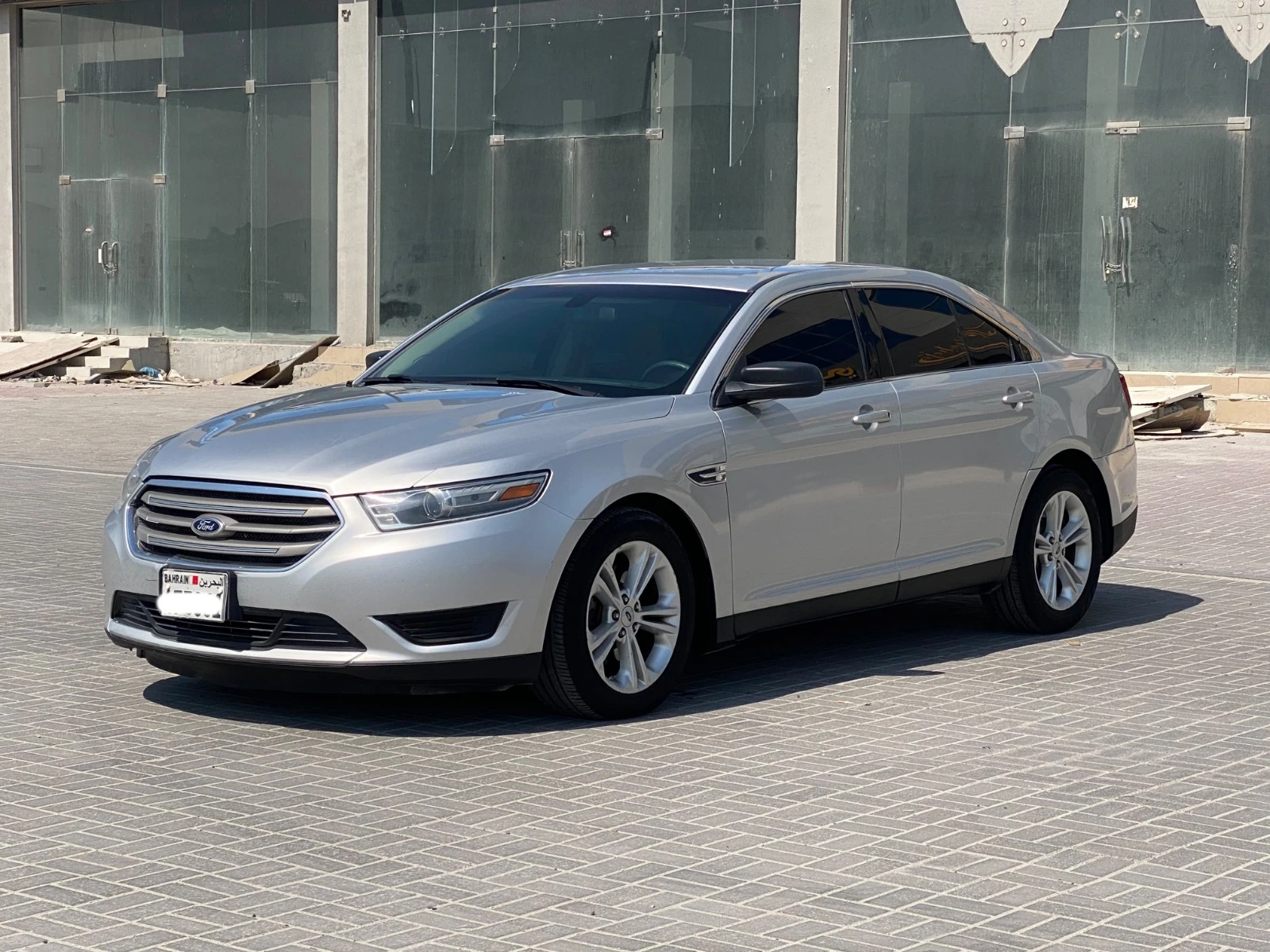 Ford Taurus 2014 (Silver)