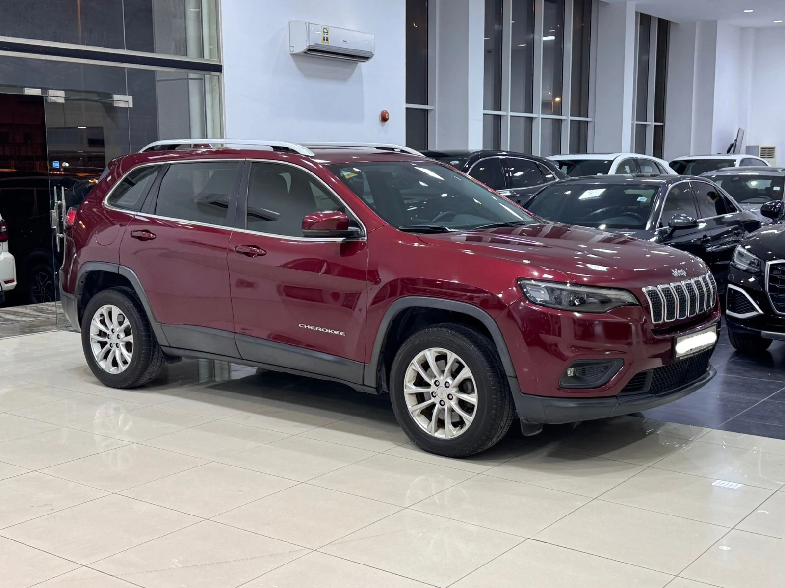 Jeep Cherokee Longitude 2019 (Maroon)