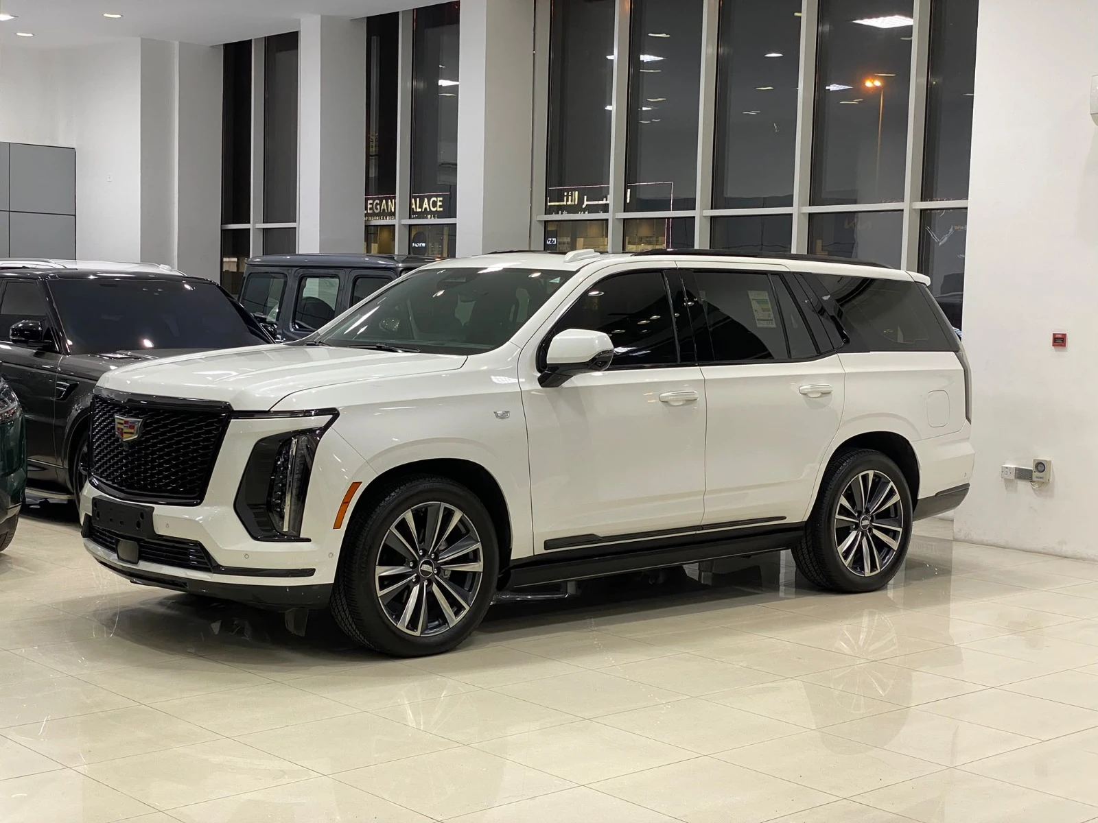 Cadillac Escalade 600 / 2025 (White)