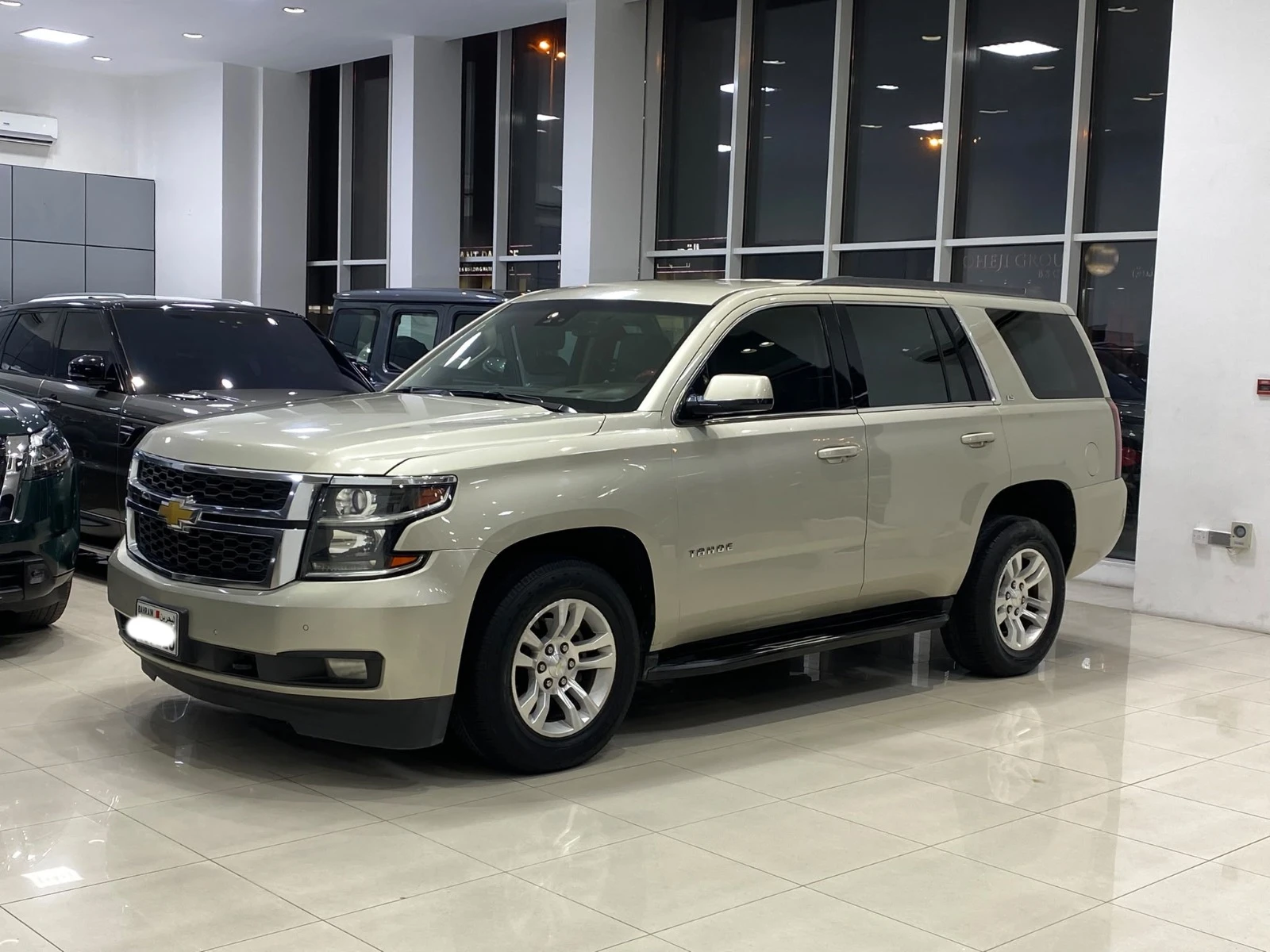 Chevrolet Tahoe LS 2016 (Gold)