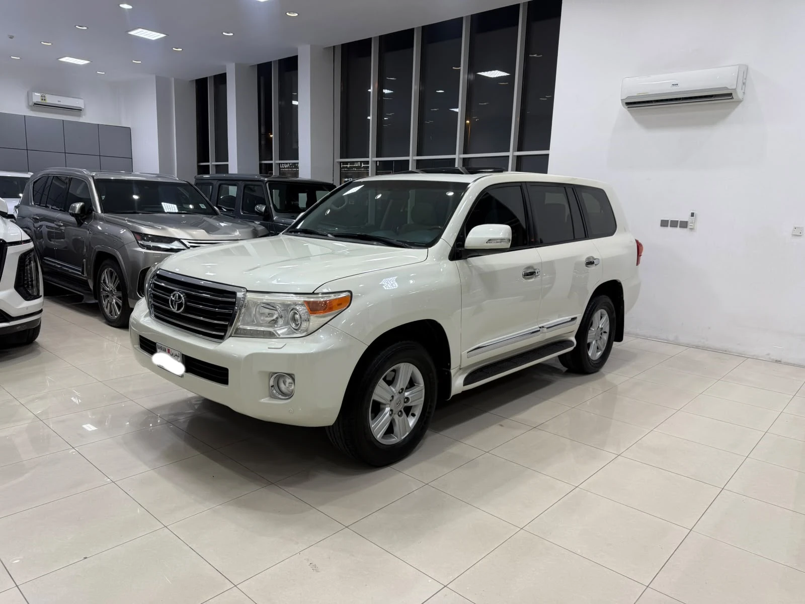 Toyota Land Cruiser GX-R 2015 (White)