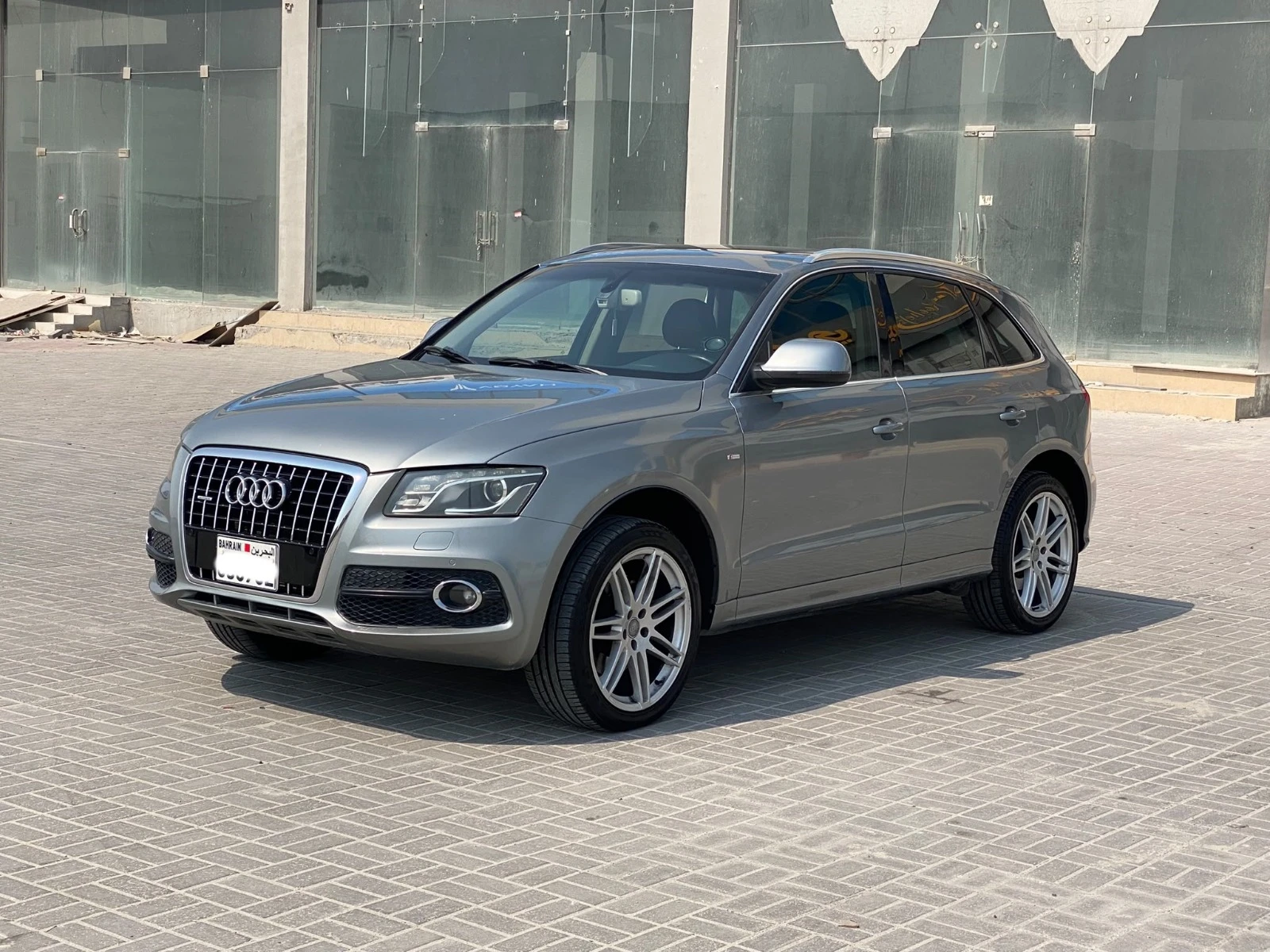 Audi Q5 / 2010 (Grey)
