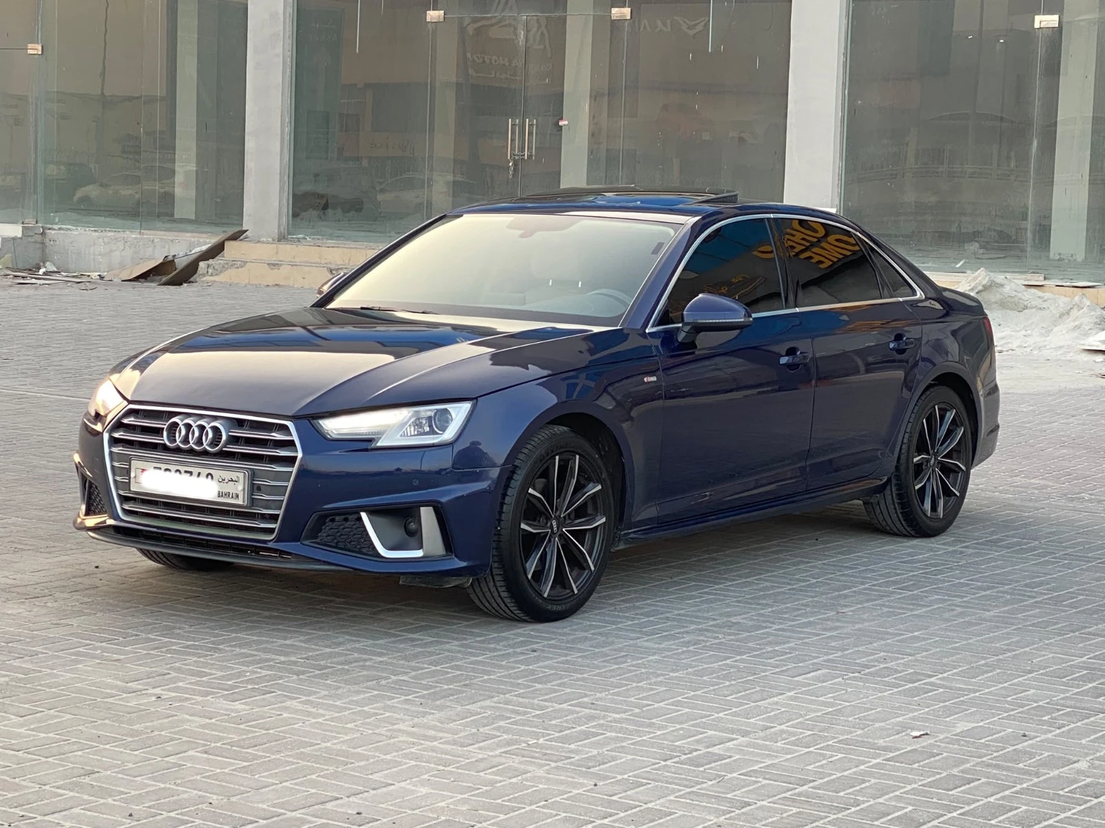 Audi A4 / 2019 (Blue)