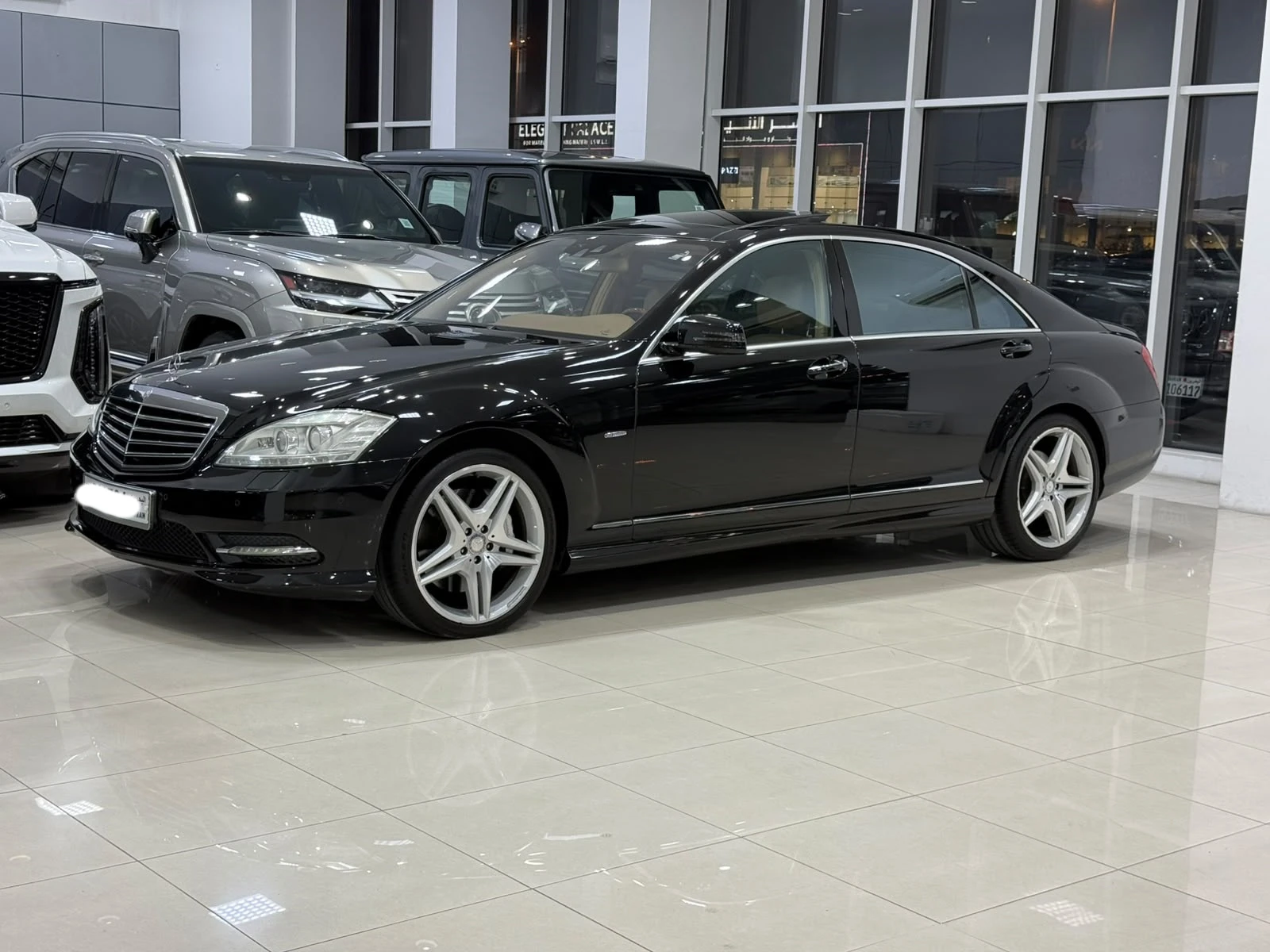 Mercedes Benz S-500 / 2012 (Black)