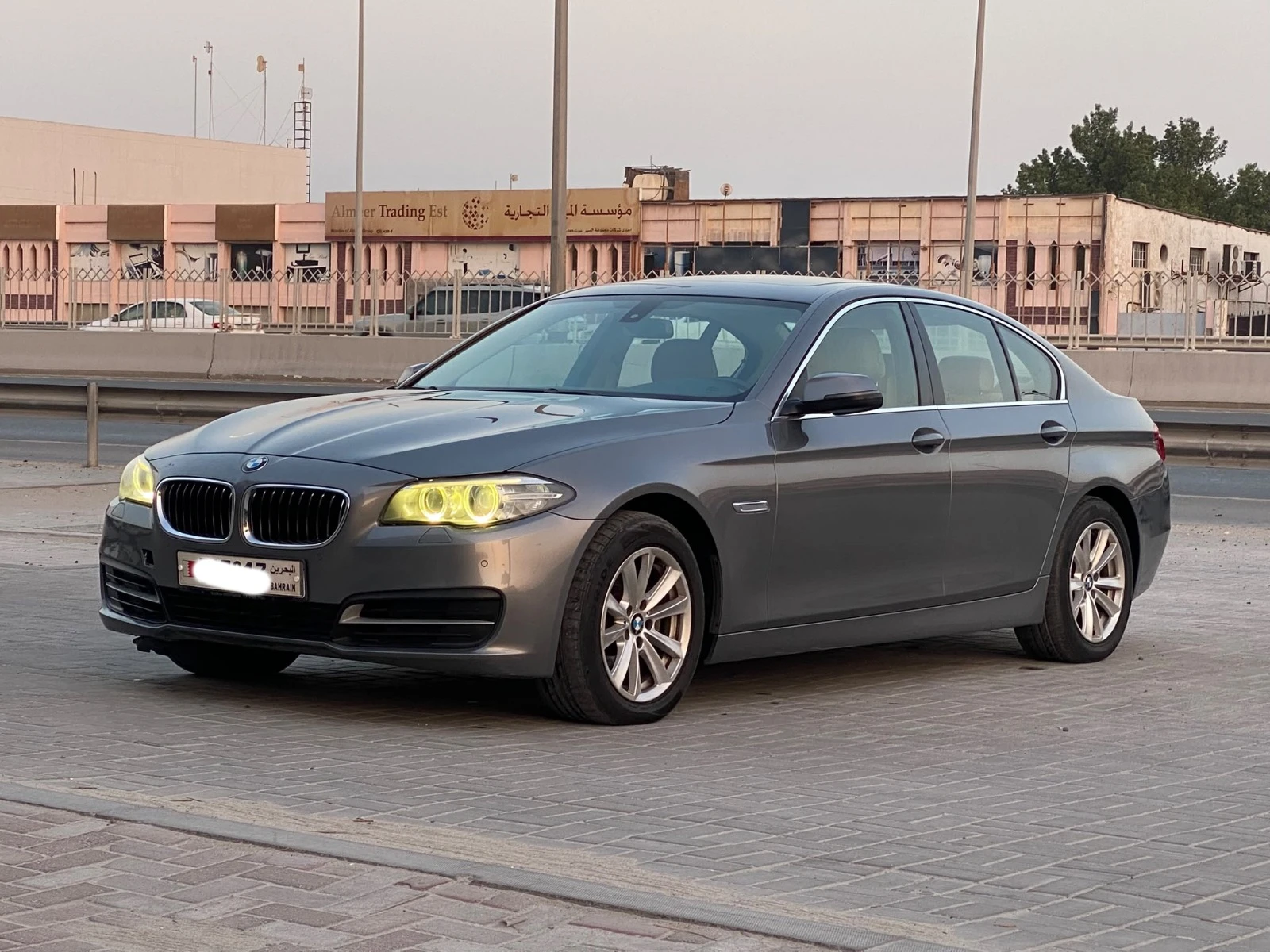 BMW 520i 2015 (Grey)
